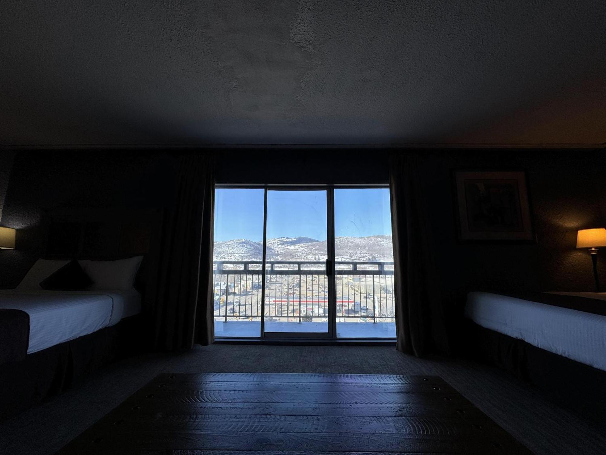 Divya Sutra Plaza And Conference Centre, Vernon, Bc Extérieur photo