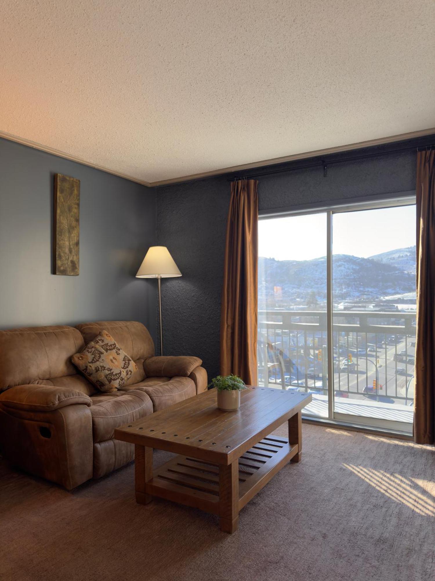 Divya Sutra Plaza And Conference Centre, Vernon, Bc Extérieur photo
